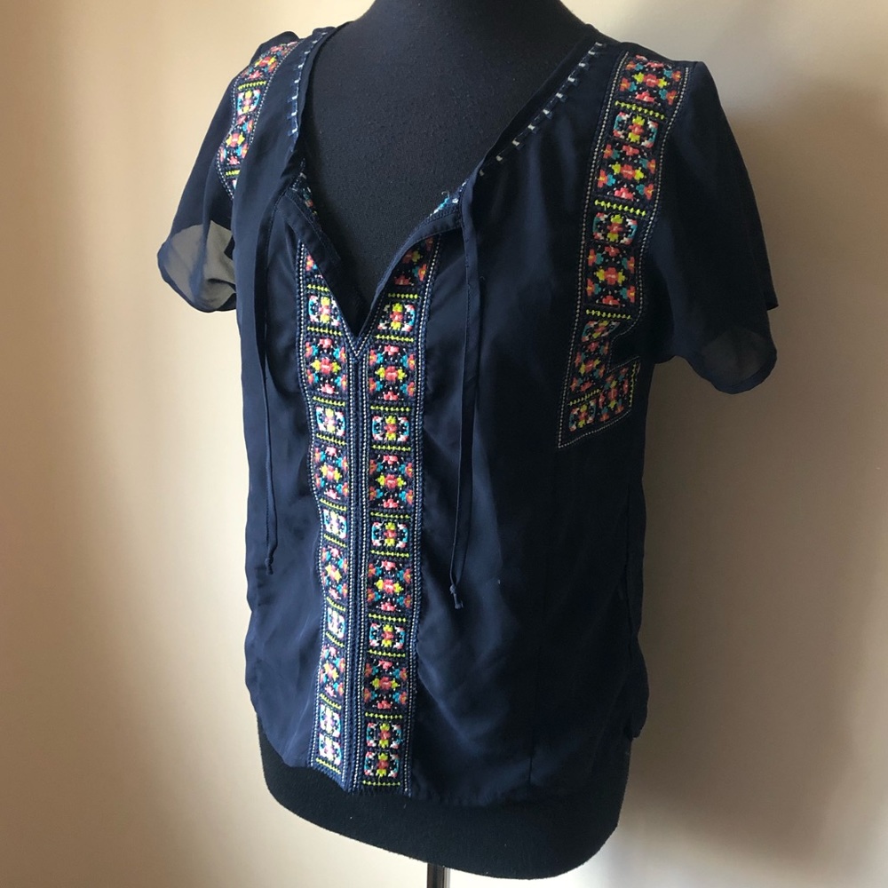 AE Embroiled Top | Small | EUC
